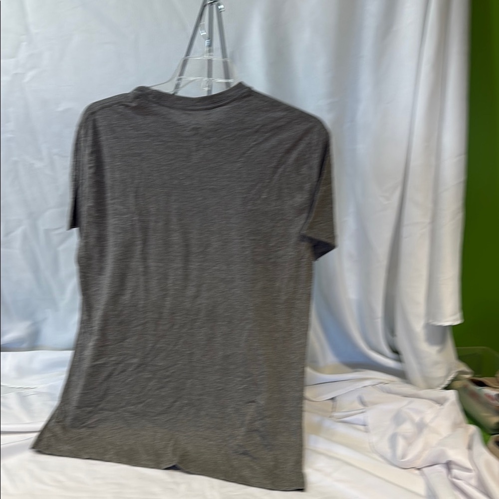Unique St. Louis Graphic Gray T-Shirt w/ bottle opener inside shirt! Men’s, XL - Picture 10 of 12